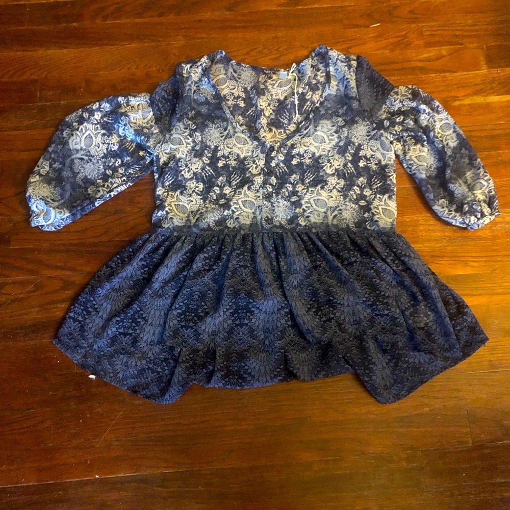 Cute blue 3/4 sleeve shirt